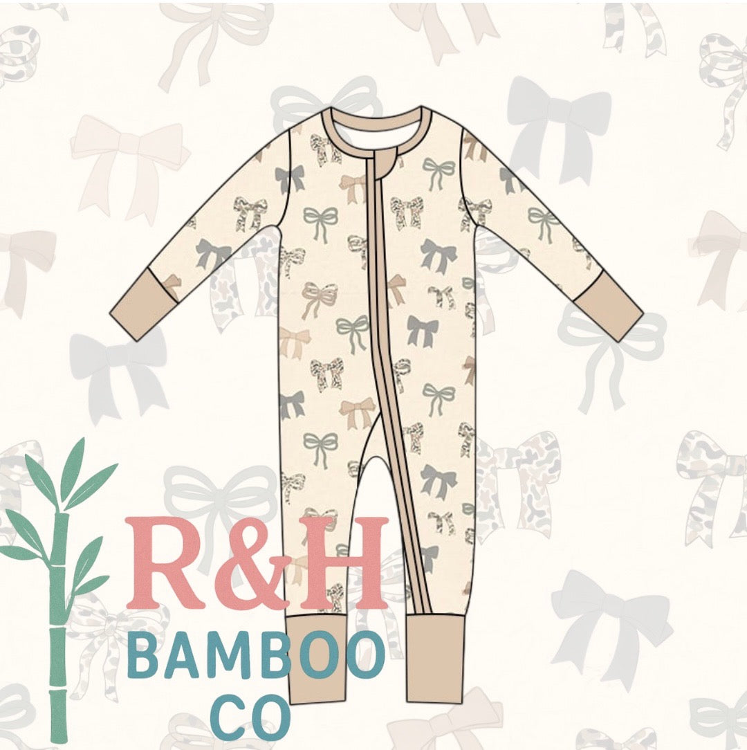 Old School Camo Bow Zippy